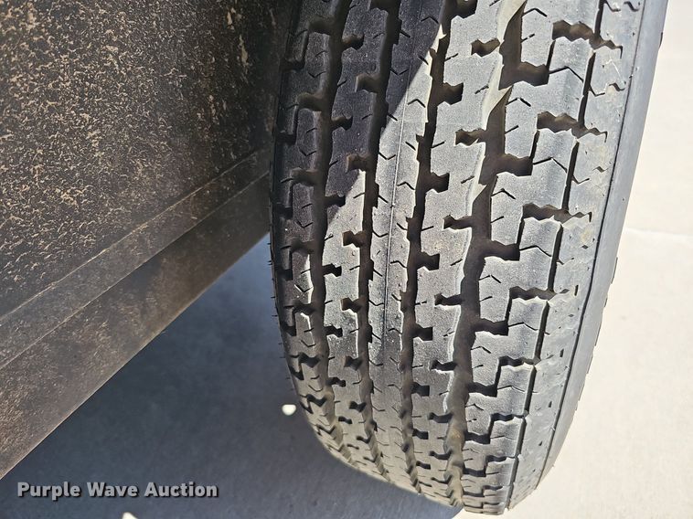 image for item DO4284 2007 Sharp  enclosed cargo trailer