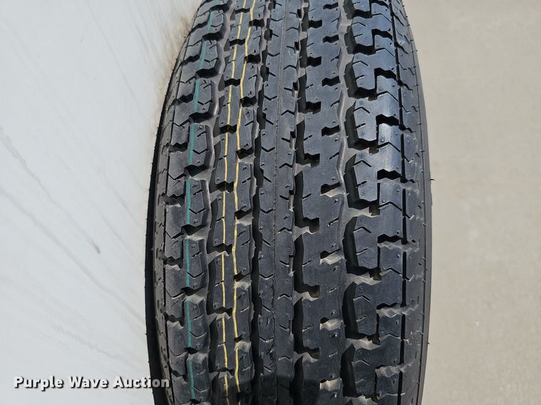 image for item DO4284 2007 Sharp  enclosed cargo trailer