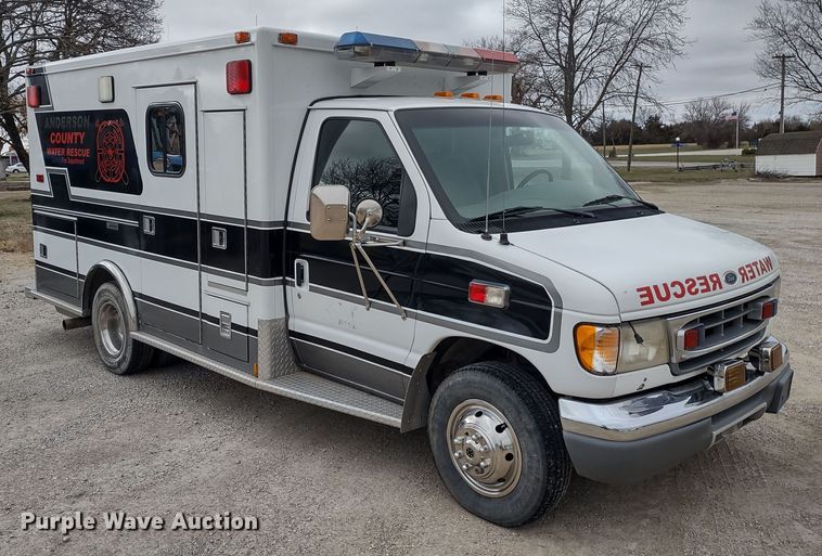 image for item DR8278 2000 Ford E350 Super Duty  ambulance