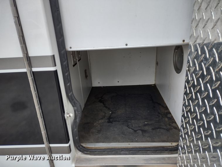 image for item DR8278 2000 Ford E350 Super Duty  ambulance