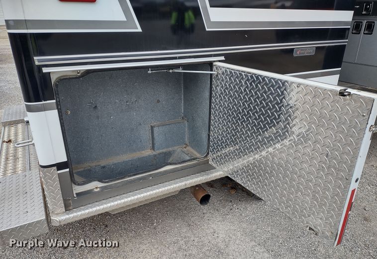 image for item DR8278 2000 Ford E350 Super Duty  ambulance