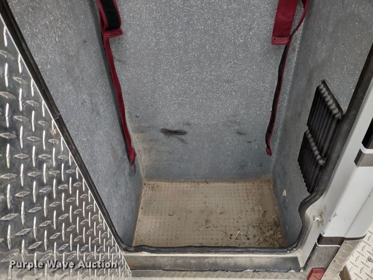 image for item DR8278 2000 Ford E350 Super Duty  ambulance