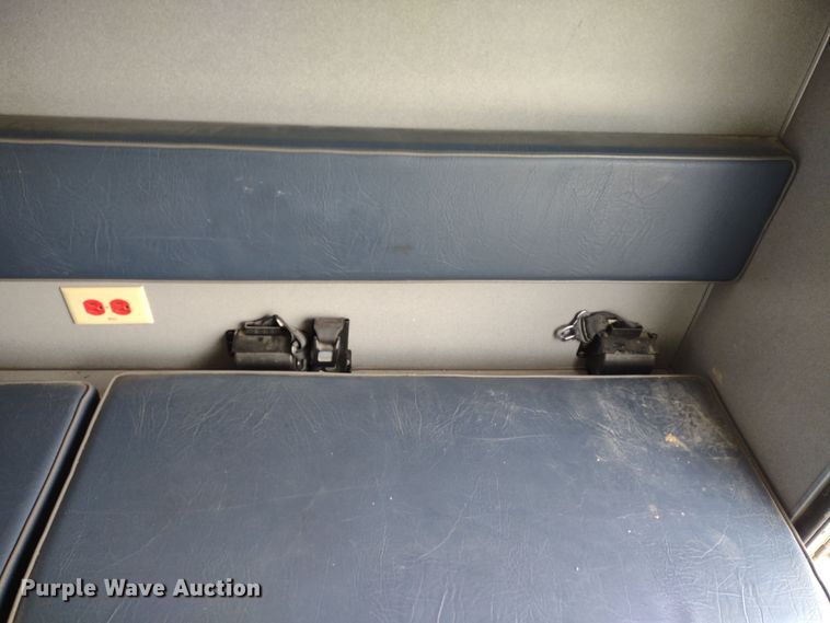 image for item DR8278 2000 Ford E350 Super Duty  ambulance