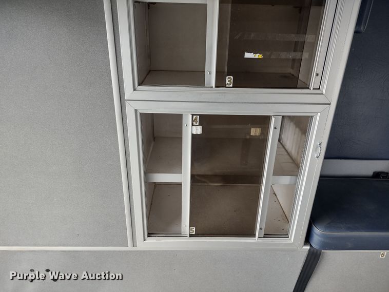 image for item DR8278 2000 Ford E350 Super Duty  ambulance