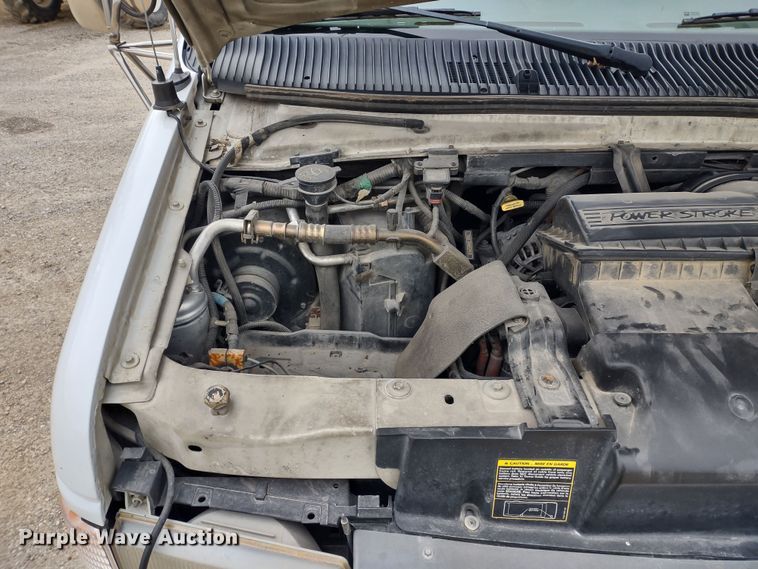 image for item DR8278 2000 Ford E350 Super Duty  ambulance