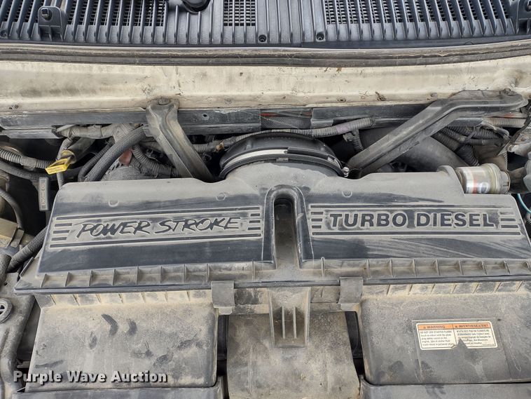 image for item DR8278 2000 Ford E350 Super Duty  ambulance