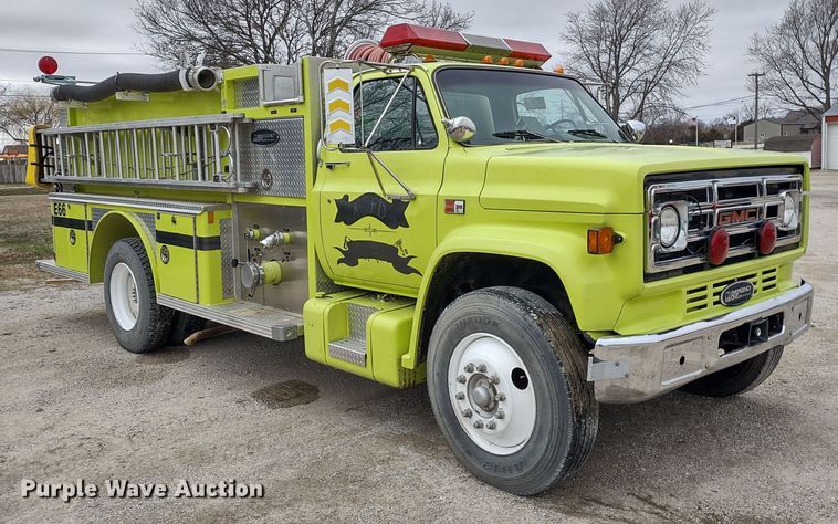 image for item DR8279 1985 GMC C7  pumper fire truck
