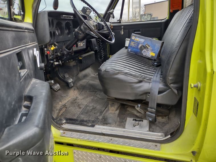 image for item DR8279 1985 GMC C7  pumper fire truck