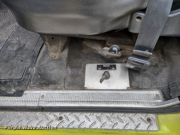 image for item DR8279 1985 GMC C7  pumper fire truck