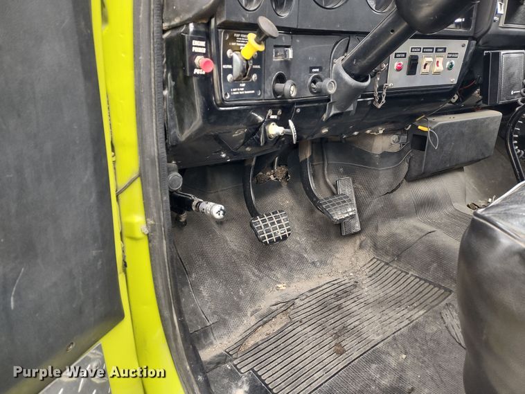 image for item DR8279 1985 GMC C7  pumper fire truck