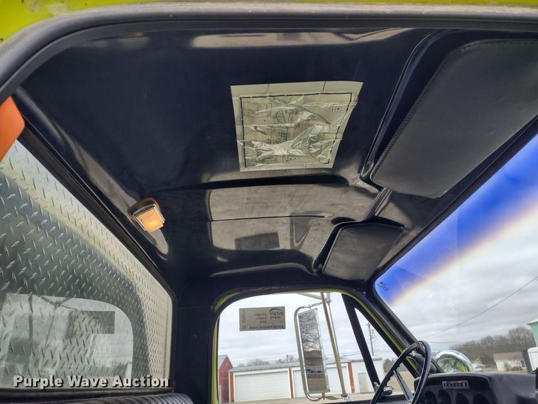 image for item DR8279 1985 GMC C7  pumper fire truck