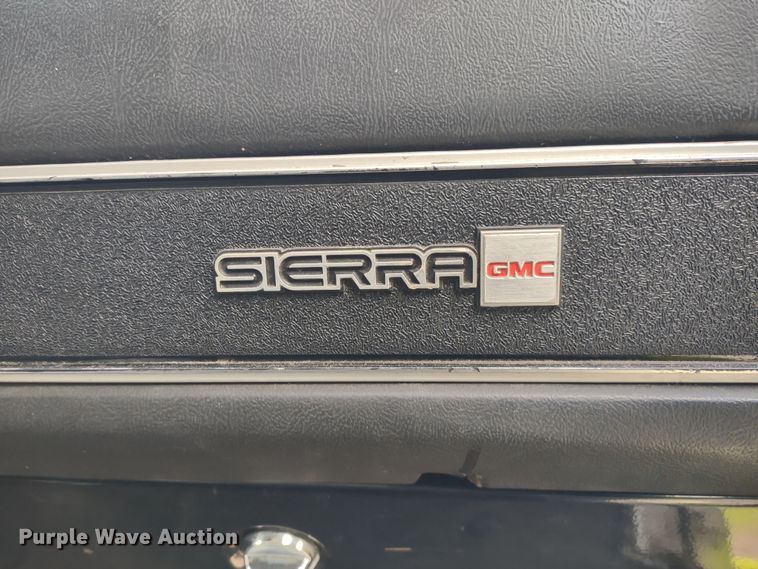 image for item DR8279 1985 GMC C7  pumper fire truck