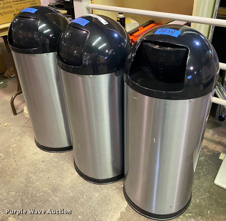 image for item IG9845 (3) trash cans