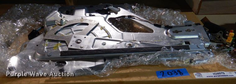 image for item IG9979 GM 23348408  front side door locking system module assembly