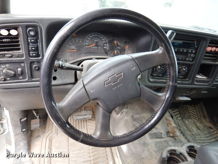 image for item IO9494 2006  Chevrolet Silverado 1500  Ext. Cab pickup truck