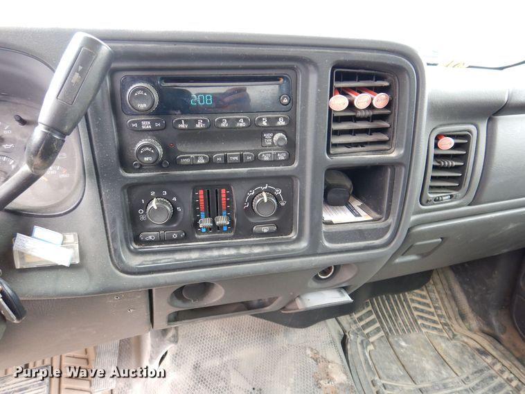 image for item IO9494 2006  Chevrolet Silverado 1500  Ext. Cab pickup truck