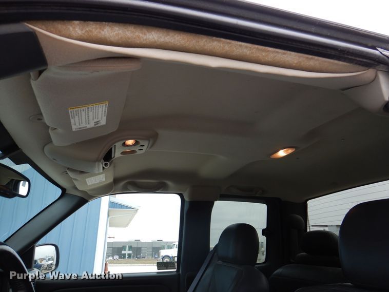 image for item IO9494 2006  Chevrolet Silverado 1500  Ext. Cab pickup truck