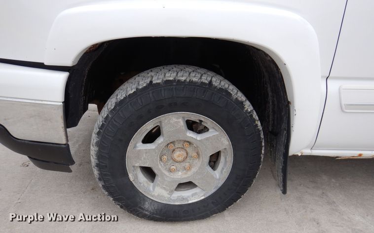 image for item IO9494 2006  Chevrolet Silverado 1500  Ext. Cab pickup truck