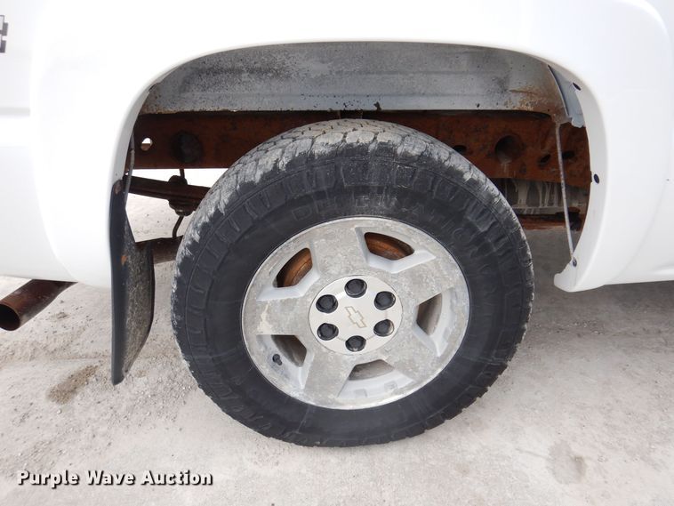 image for item IO9494 2006  Chevrolet Silverado 1500  Ext. Cab pickup truck