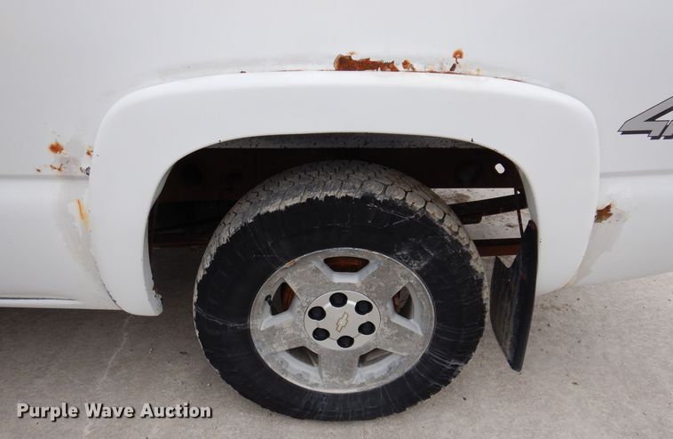 image for item IO9494 2006  Chevrolet Silverado 1500  Ext. Cab pickup truck