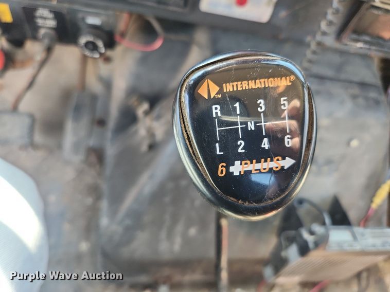 image for item JB9441 1994 International 4900  truck cab and chassis