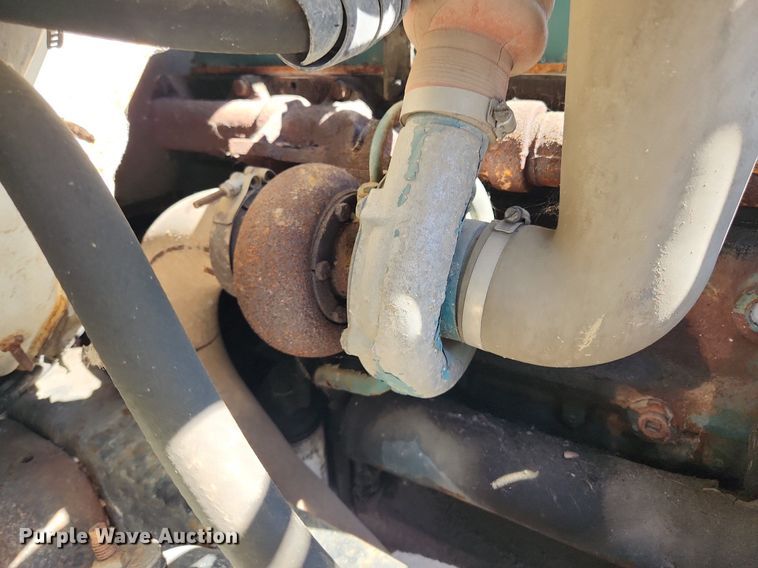 image for item JB9441 1994 International 4900  truck cab and chassis