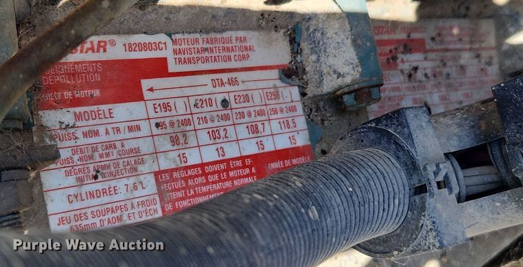 image for item JB9441 1994 International 4900  truck cab and chassis