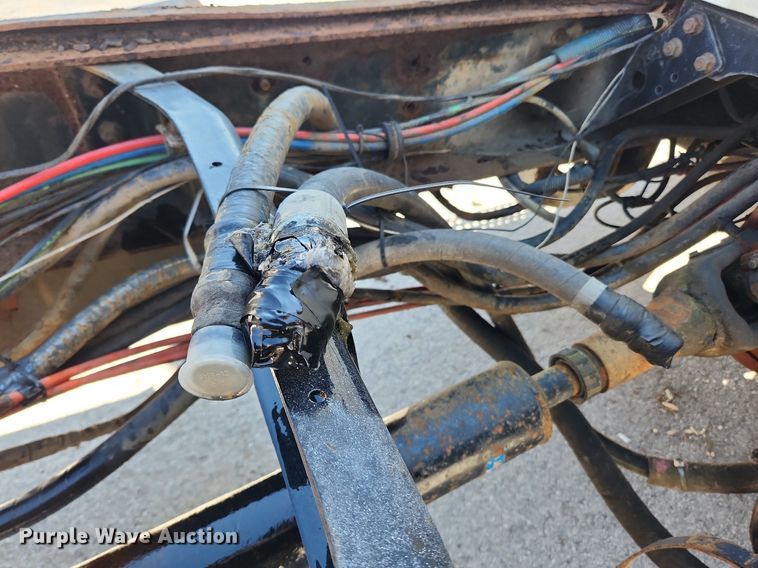 image for item JB9441 1994 International 4900  truck cab and chassis