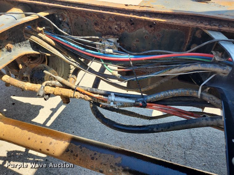 image for item JB9441 1994 International 4900  truck cab and chassis