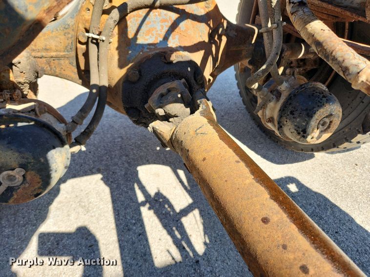 image for item JB9441 1994 International 4900  truck cab and chassis