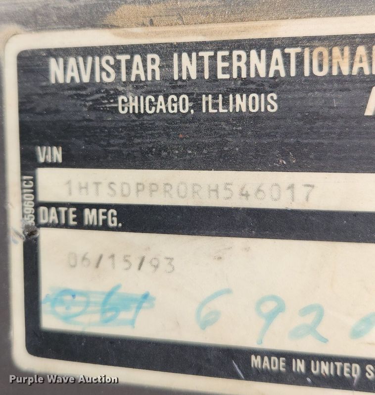 image for item JB9441 1994 International 4900  truck cab and chassis