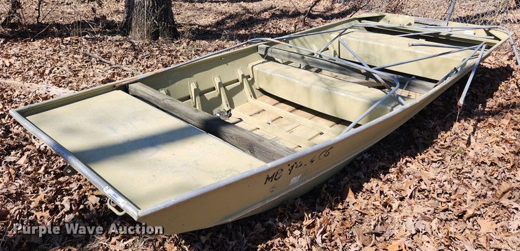 image for item JB9447 1986 Lowe  boat