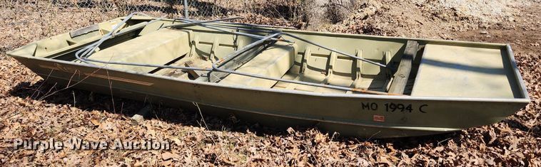 image for item JB9447 1986 Lowe  boat