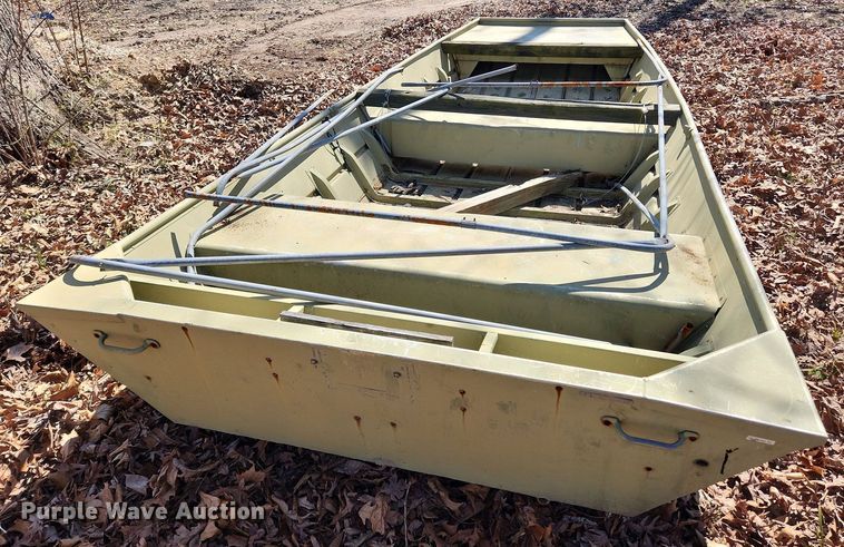 image for item JB9447 1986 Lowe  boat