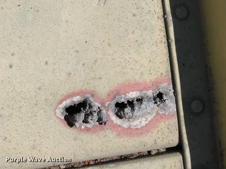 image for item JB9447 1986 Lowe  boat