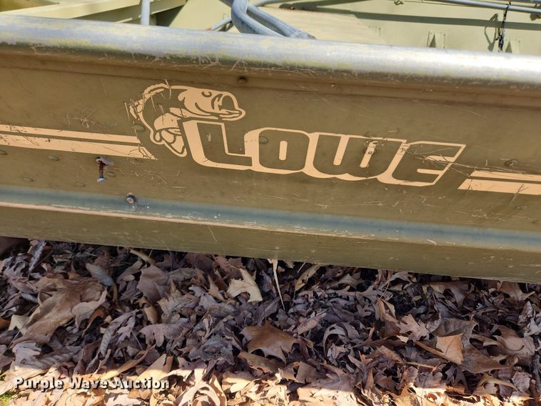 image for item JB9447 1986 Lowe  boat