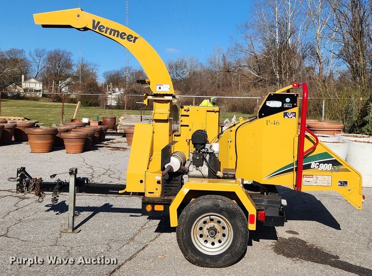 image for item JB9462 2015 Vermeer BC900XL  wood chipper
