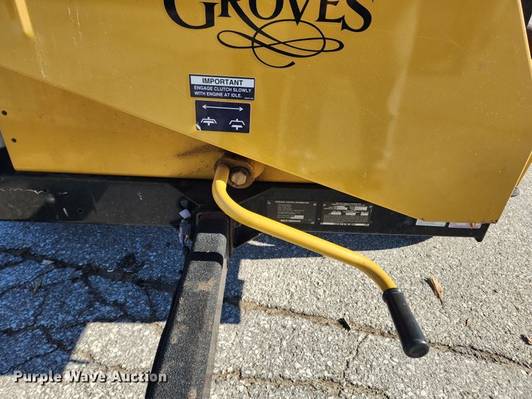 image for item JB9462 2015 Vermeer BC900XL  wood chipper