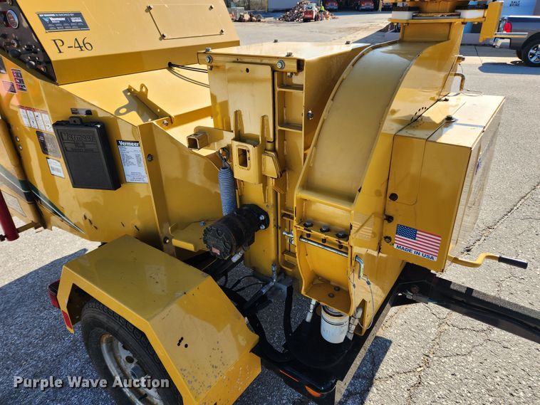 image for item JB9462 2015 Vermeer BC900XL  wood chipper