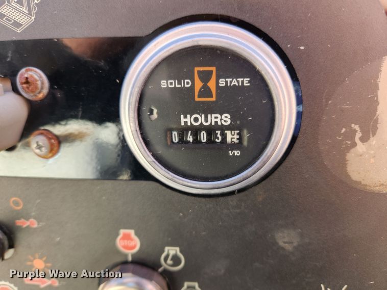 image for item JB9462 2015 Vermeer BC900XL  wood chipper