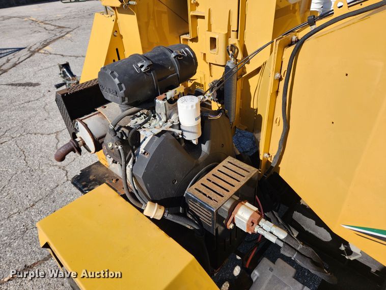 image for item JB9462 2015 Vermeer BC900XL  wood chipper