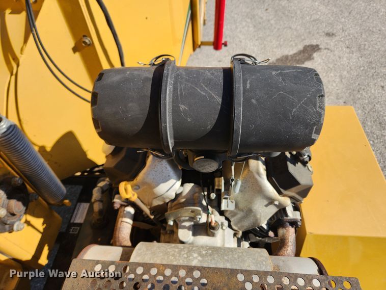 image for item JB9462 2015 Vermeer BC900XL  wood chipper