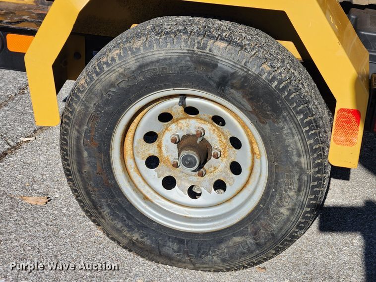 image for item JB9462 2015 Vermeer BC900XL  wood chipper