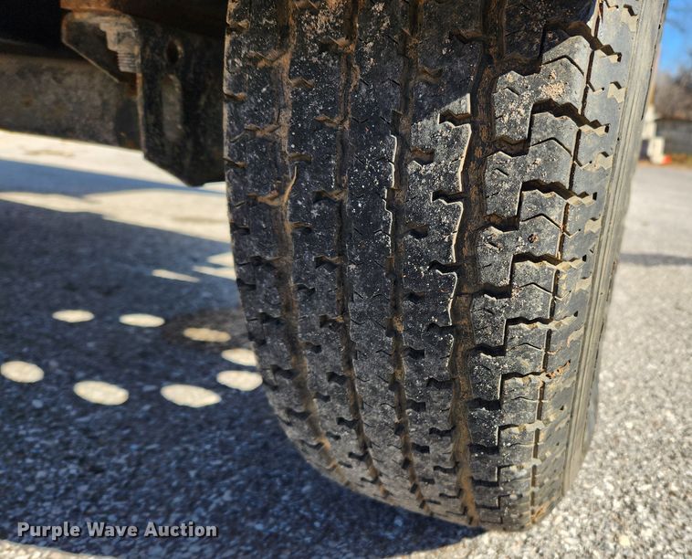 image for item JB9462 2015 Vermeer BC900XL  wood chipper