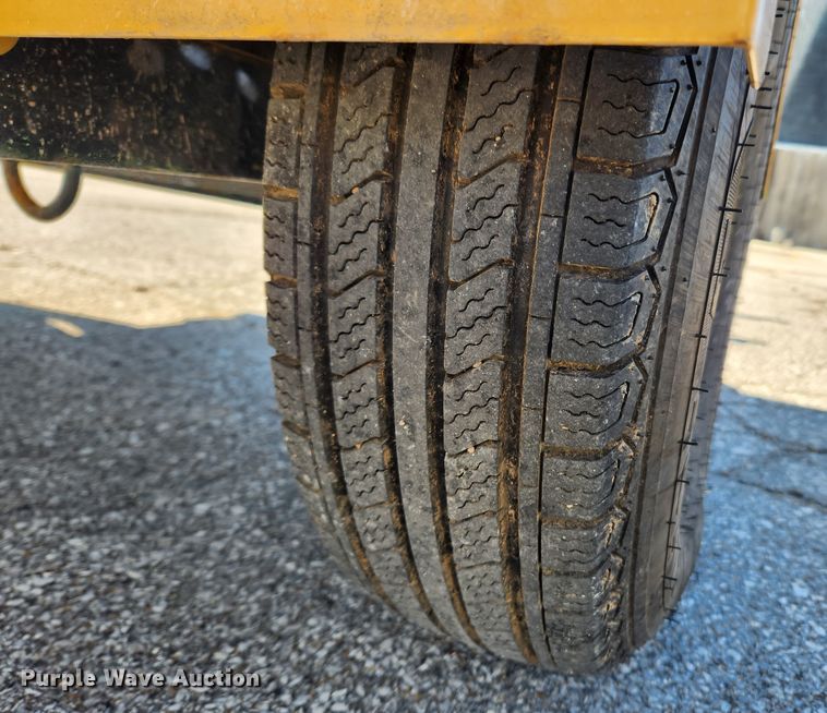 image for item JB9462 2015 Vermeer BC900XL  wood chipper