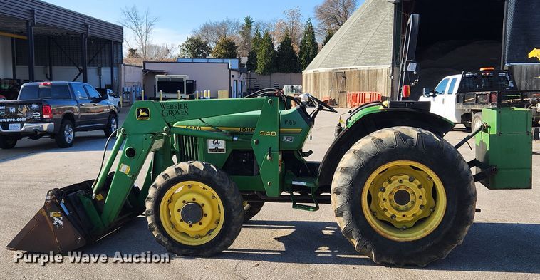 image for item JB9464 1992 John Deere 5300  MFWD tractor