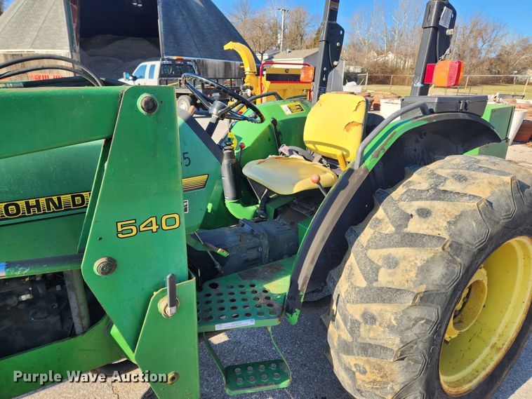 image for item JB9464 1992 John Deere 5300  MFWD tractor