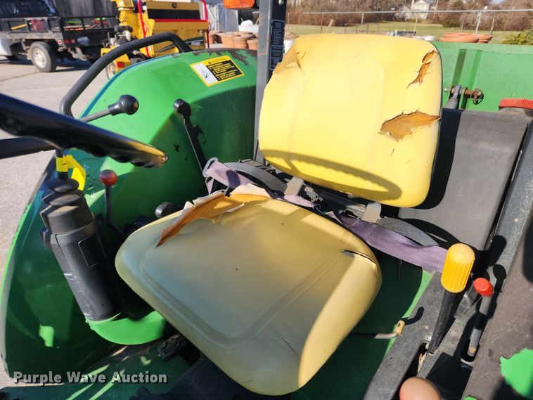 image for item JB9464 1992 John Deere 5300  MFWD tractor