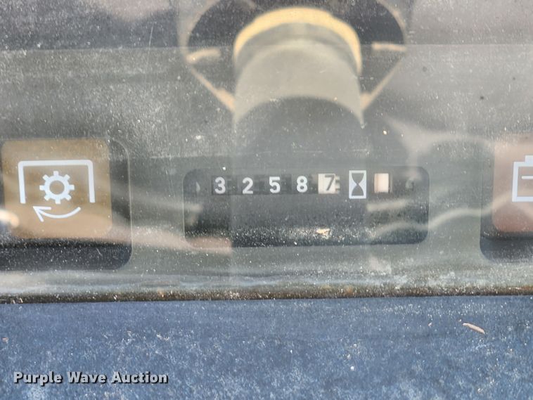 image for item JB9464 1992 John Deere 5300  MFWD tractor