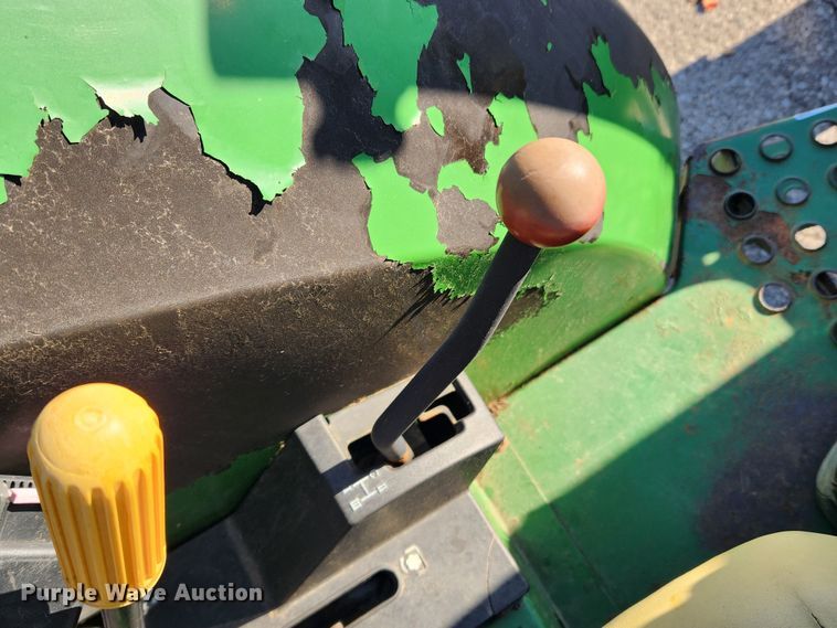 image for item JB9464 1992 John Deere 5300  MFWD tractor